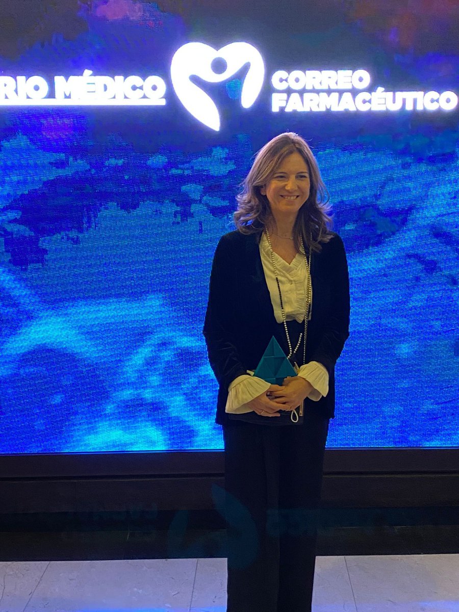 🤗 Orgullosos del premio #EnnovaHealth en #TransformaciónDigital de @DiarioMedico y <a href="/CFarmaceutico/">Correo Farmacéutico</a> por la colaboración en Hospital.App para la comunicación entre sanitarios y familiares de pacientes UCI o aislamiento.
📸Recogido por Elena García, subdirectora médica 👇