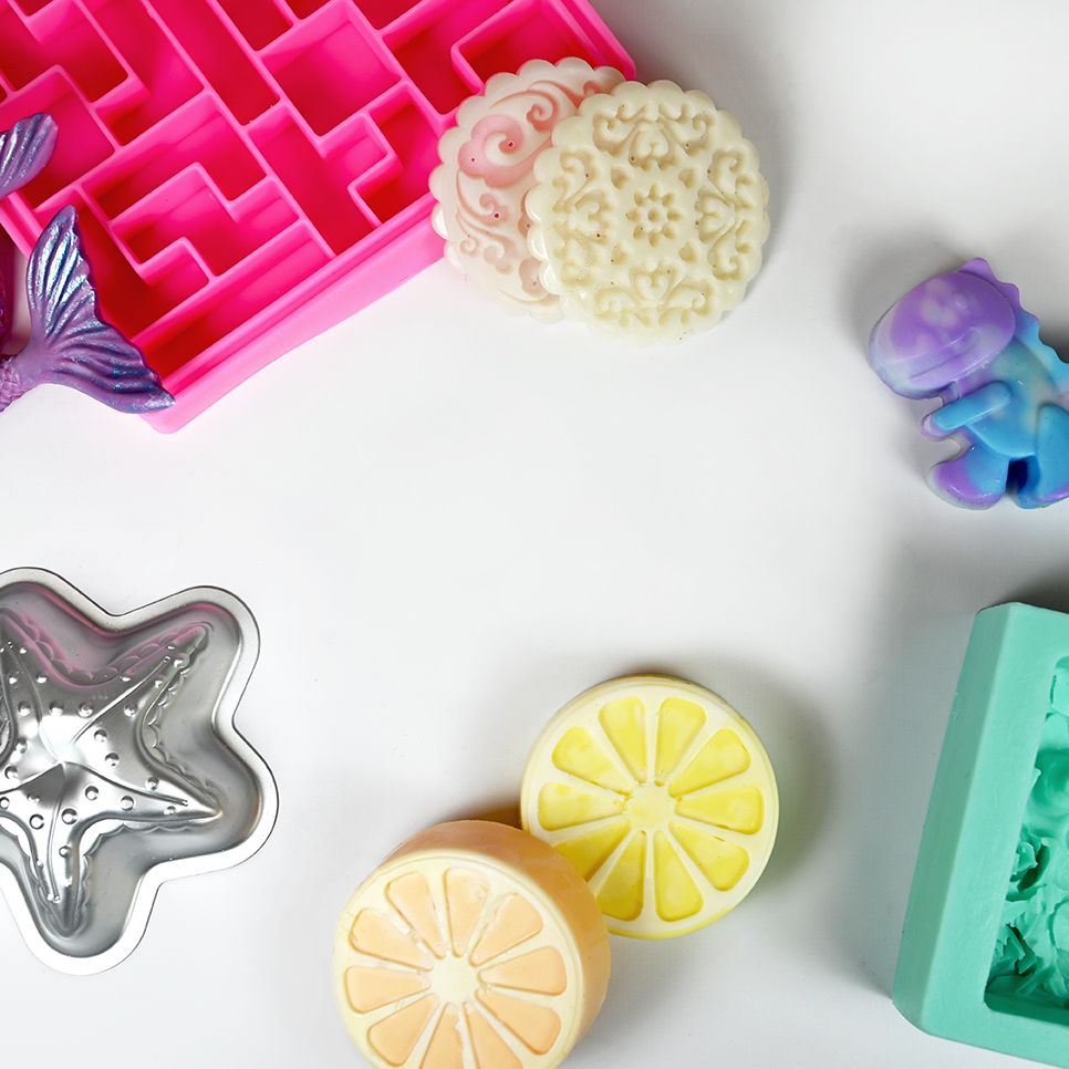 UKSoapKitchen's tweet photo. We are back with even more unmissable deals! For this weekend only, you can get a whopping 50% OFF of selected moulds ❤

Don't miss out on this great offer, sale ends midnight on Sunday!

https://t.co/Q8aGf67959 👈 https://t.co/5VZ0lCWA01