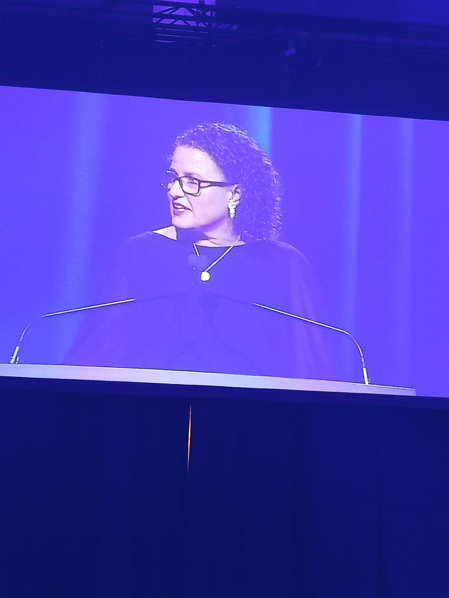 digitalcara's tweet photo. @kirstinferguson inspiring over 700 people @BCEC_Brisbane celebrating women in digital. Don't throw down  a ladder....that only allows one other woman up ...throw down   fish net and climb together. #WIDAwards https://t.co/1wwdjvV9Tc