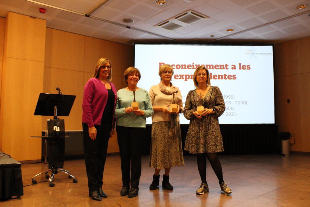 ada_andorra's tweet photo. Ahir, durant l’Assemblea General, vam voler reconèixer la feina de les expresidentes de l'ADA, unes dones fortesi compromeses. Un exemple per a totes! https://t.co/ESyTuiZDAH