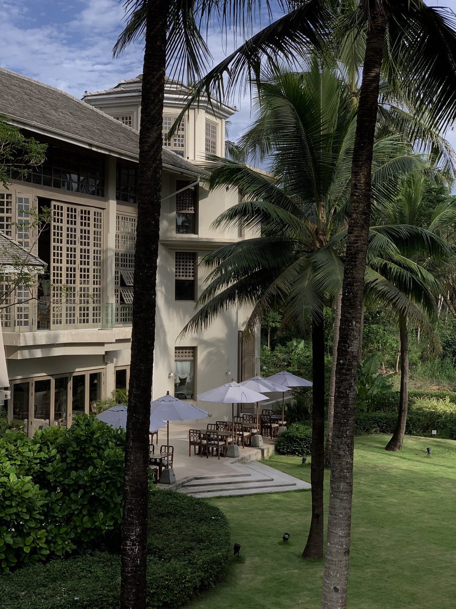 coundsheck's tweet photo. Devasom khaolak : โรงแรมที่ก้าวแรกที่ถึงล้อบบี้ เราพูดคำว่าสวยไม่หยุดด ทุกดีเทลของที่นี่ดีมากๆทั้งตัวโรงแรม แสง แลนสเคปแบบคิดมาแล้ว สวยแบบไม่ได้แค่ทำมาให้ถ่ายรูป ประทับใจจนอยากอยู่ต่อนานๆ เพราะที่นี่สวยตั้งแต่พระอาทิตย์ขึ้น ยันโมเม้นต์สุดท้ายก่อนพระอาทิตย์ตกเลยจริงๆ 🌅🌞🤍 https://t.co/1EfJqPqiQL
