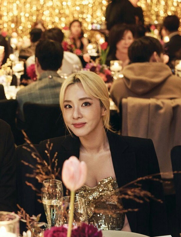 A living vampire indeed! 

HAPPY BIRTHDAY SANDARA PARK 