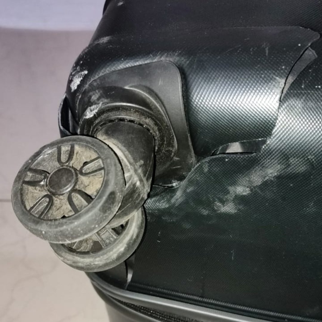 PrithaBoss's tweet photo. Dear Team @IndiGo6E 

Last week on 6th November 2021, my luggage carrier was damaged by your company in transit. At the airport I was assured that will be compensated with another suitcase in the next 5 days. 

It's been a week and no one is answering my calls. 

Care to explain https://t.co/XX0QxChsUI