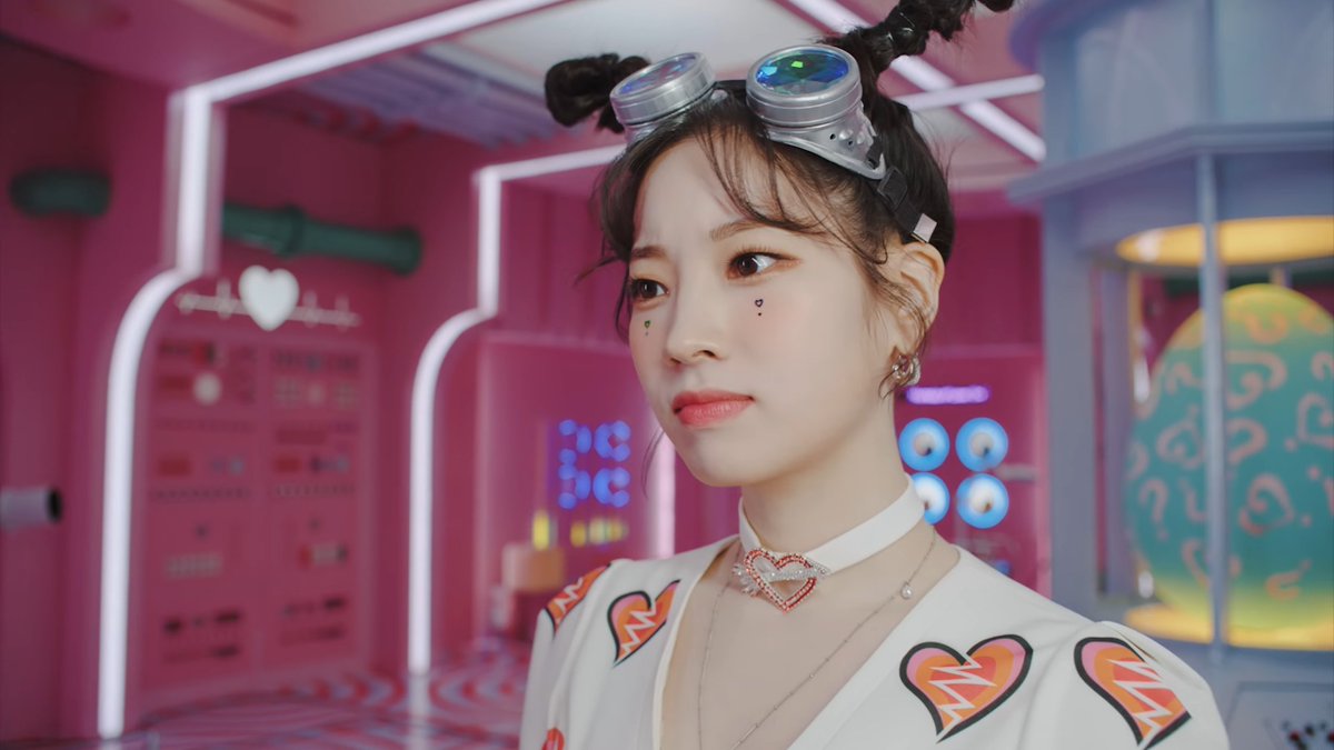 KDHLOOKS's tweet photo. dahyun in this look is sooooo
#DAHYUN #다현 https://t.co/A662Mhj0ME
