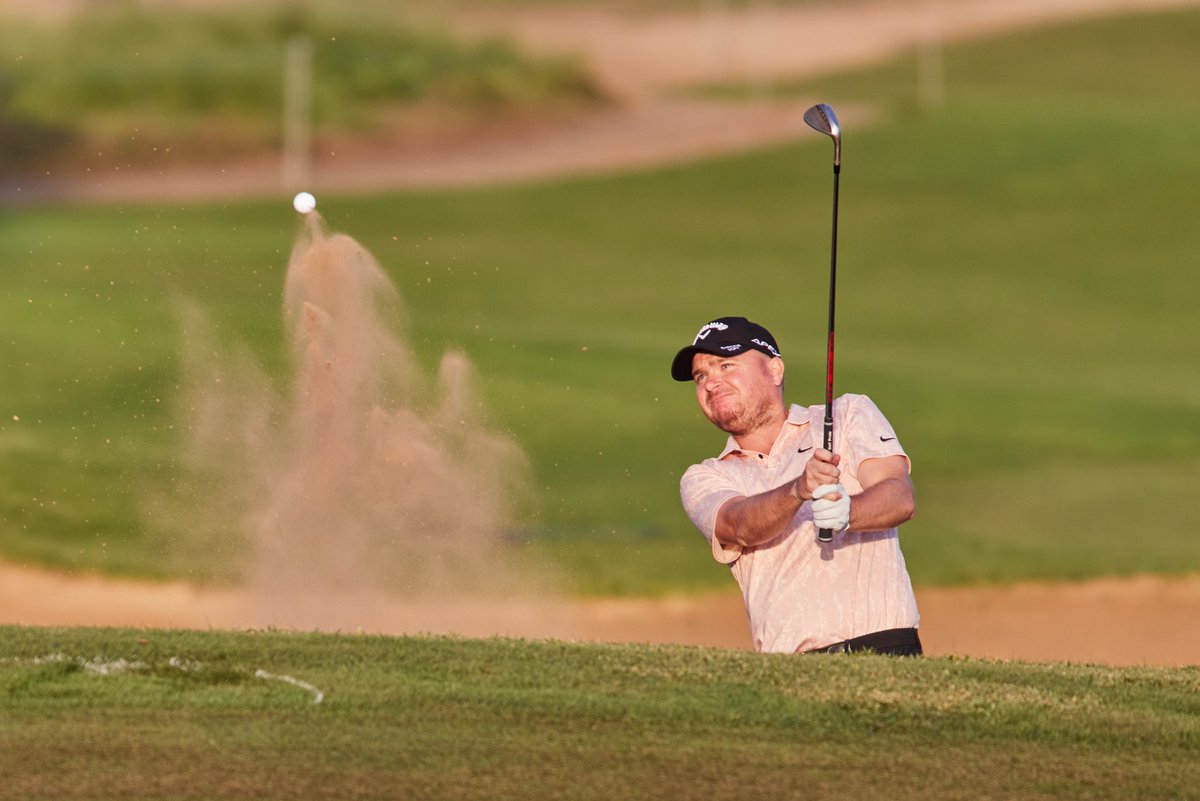 golfshan17's tweet photo. Round 2 is underway! Good to see some 🇿🇦 flags up on the front page of the leaderboard 😬

#Golfshan17
#DubaiSwing #CanonRSA #AvivDubaiChampionship https://t.co/toHRlvd5M3