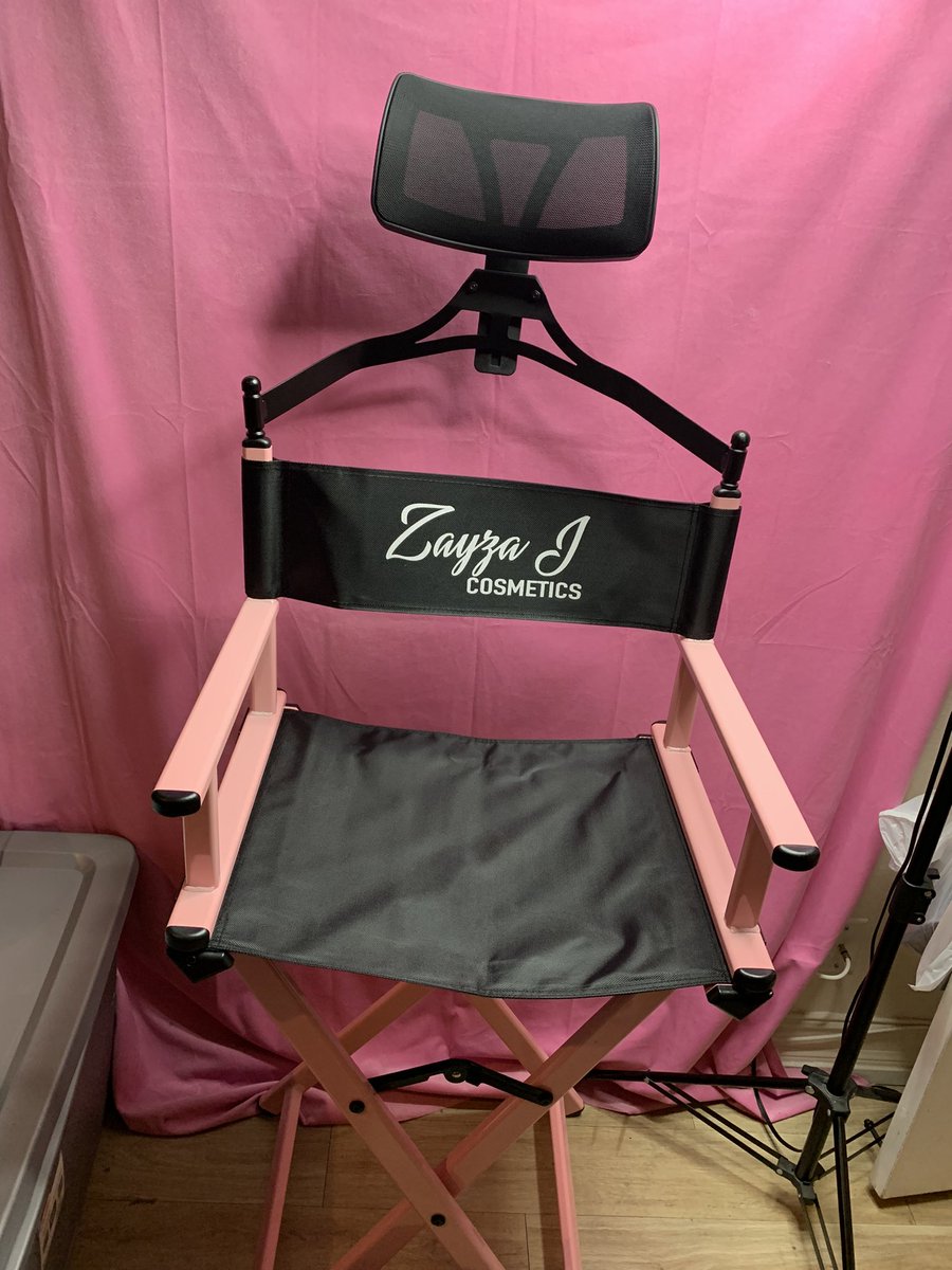 zayza_jackson's tweet photo. Come take a seat in the pink chair and get slayed with me 💓 IG:zayzajcosmetics
#explore #muaintraining #beauty #makeup https://t.co/N5FoZGxQHh