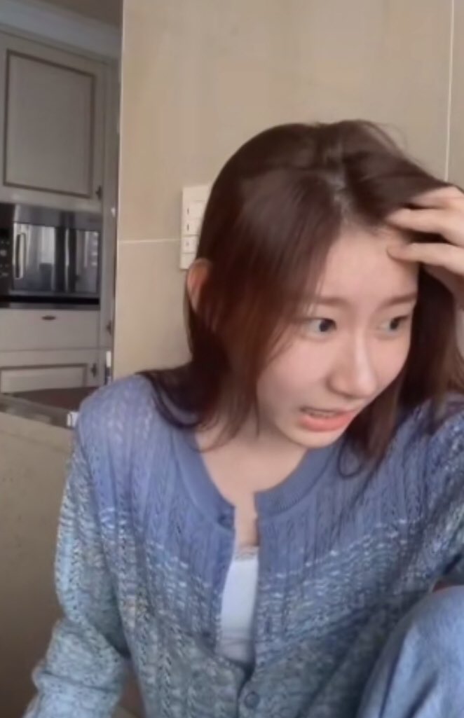 everydayryu's tweet photo. when will ryujin’s aotm teaser be realese? im ready to faint— https://t.co/Lnyu5UzBEh