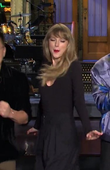going from all too well to 22😜🤪😋 #RedTaylorsVersion