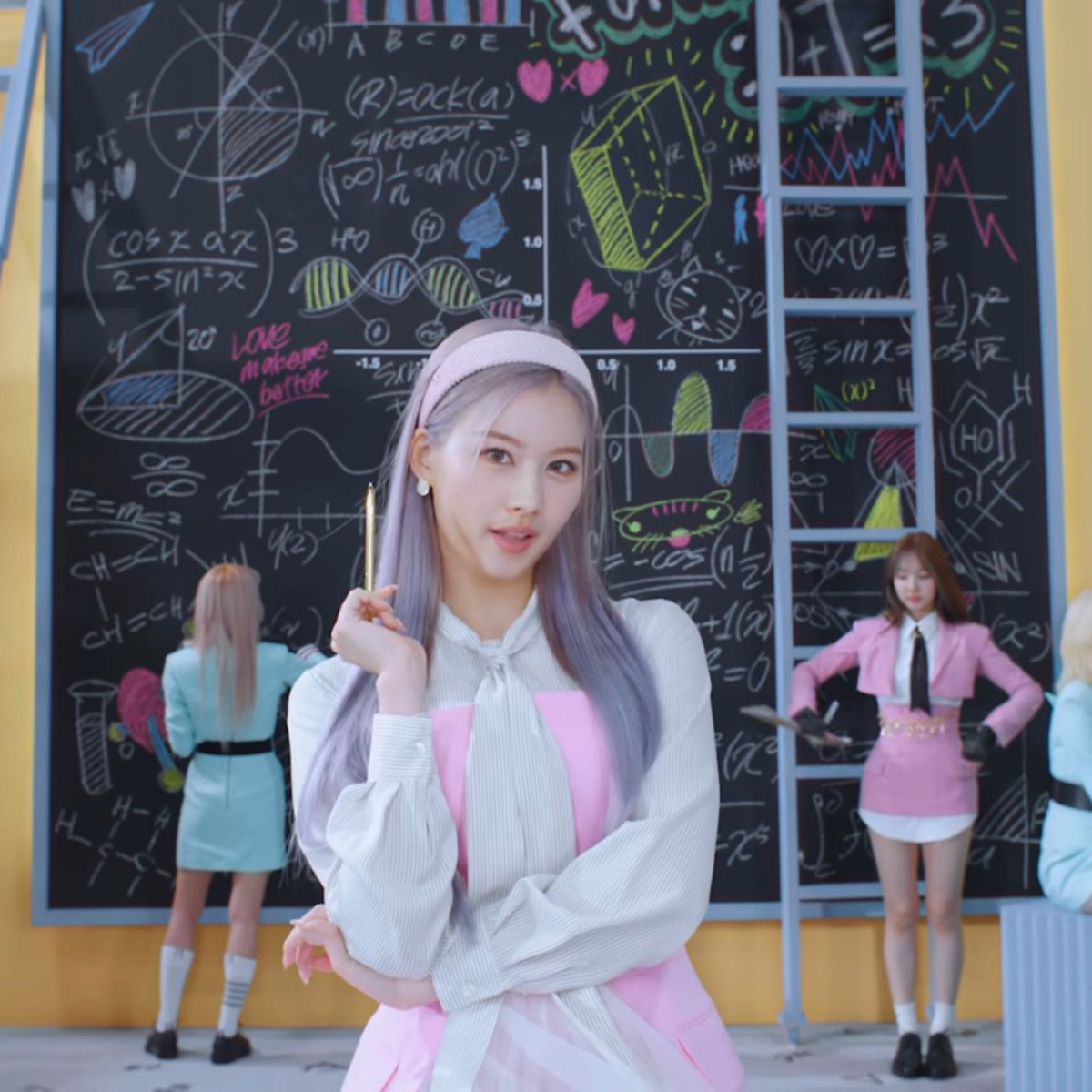 misanaarchives's tweet photo. This is misana’s world, we’re just living in it

SCIENTIST OUT NOW
#오후2시_트와이스의_사랑공식완성
#TWICE_LOVE_LAB #SCIENTIST  @JYPETWICE https://t.co/npEJQIfBcy