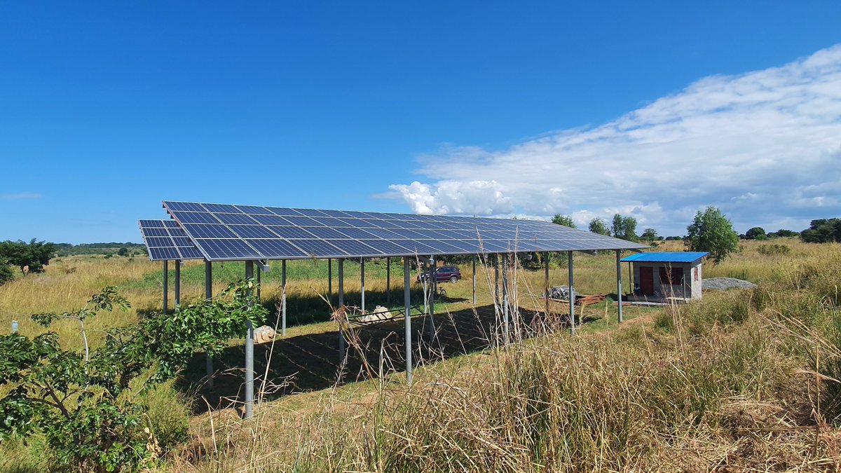 MICF_Malawi's tweet photo. Do you want to understand what an example of climate change adaption looks like on the ground? 
Read our Q&amp;A with a beneficiary of the revitalised Kaombe Irrigation Scheme to find out more https://t.co/7xWN8SLUMA
@fisdmw @undpmalawi @_PRIDEMW https://t.co/Fy4SWGVlG2