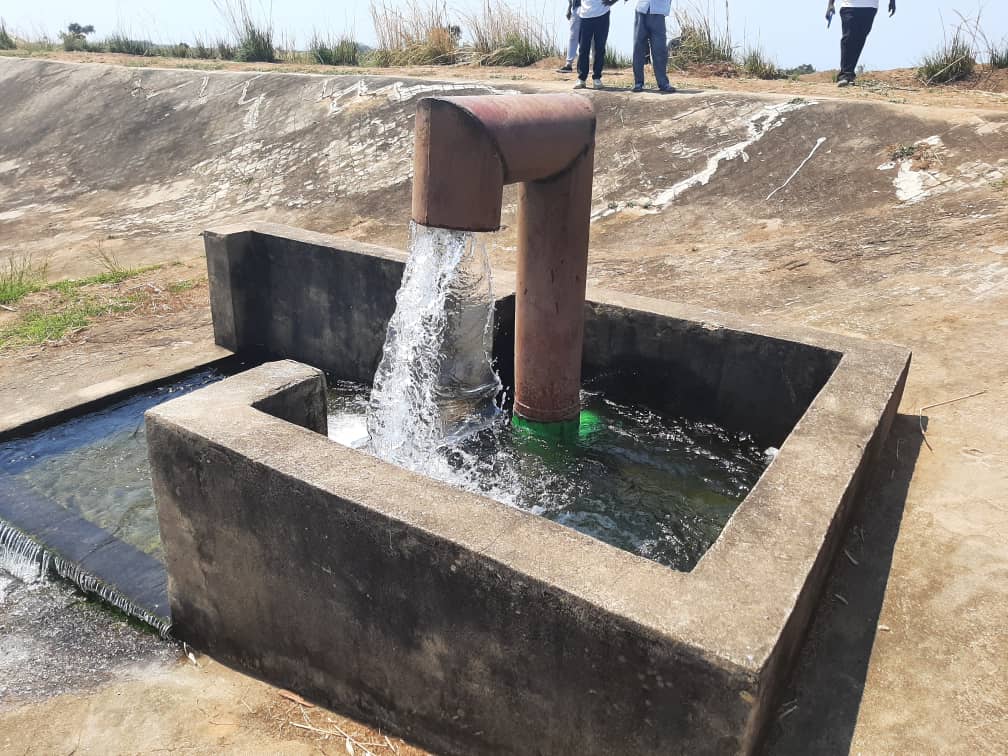 MICF_Malawi's tweet photo. Do you want to understand what an example of climate change adaption looks like on the ground? 
Read our Q&amp;A with a beneficiary of the revitalised Kaombe Irrigation Scheme to find out more https://t.co/7xWN8SLUMA
@fisdmw @undpmalawi @_PRIDEMW https://t.co/Fy4SWGVlG2