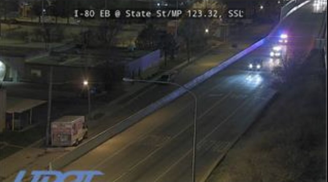 SLCScanner's tweet image. #Breaking #WVCPD #Pursuit Vehicle was on I-80 and took the State St exit and went SB. Here is the vehicle while taking the exit. Officer terminated at 2700 S State due to vehicle going SB in the NB lanes.