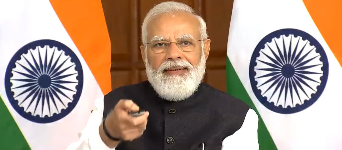 EconomicTimes's tweet photo. @RBI PM #Modi virtually launches @RBI’s #RetailDirect and #RBIOmbudsman schemes
Catch the day's latest news and updates: https://t.co/hOtfN0EKRV https://t.co/92CrA3GvK6