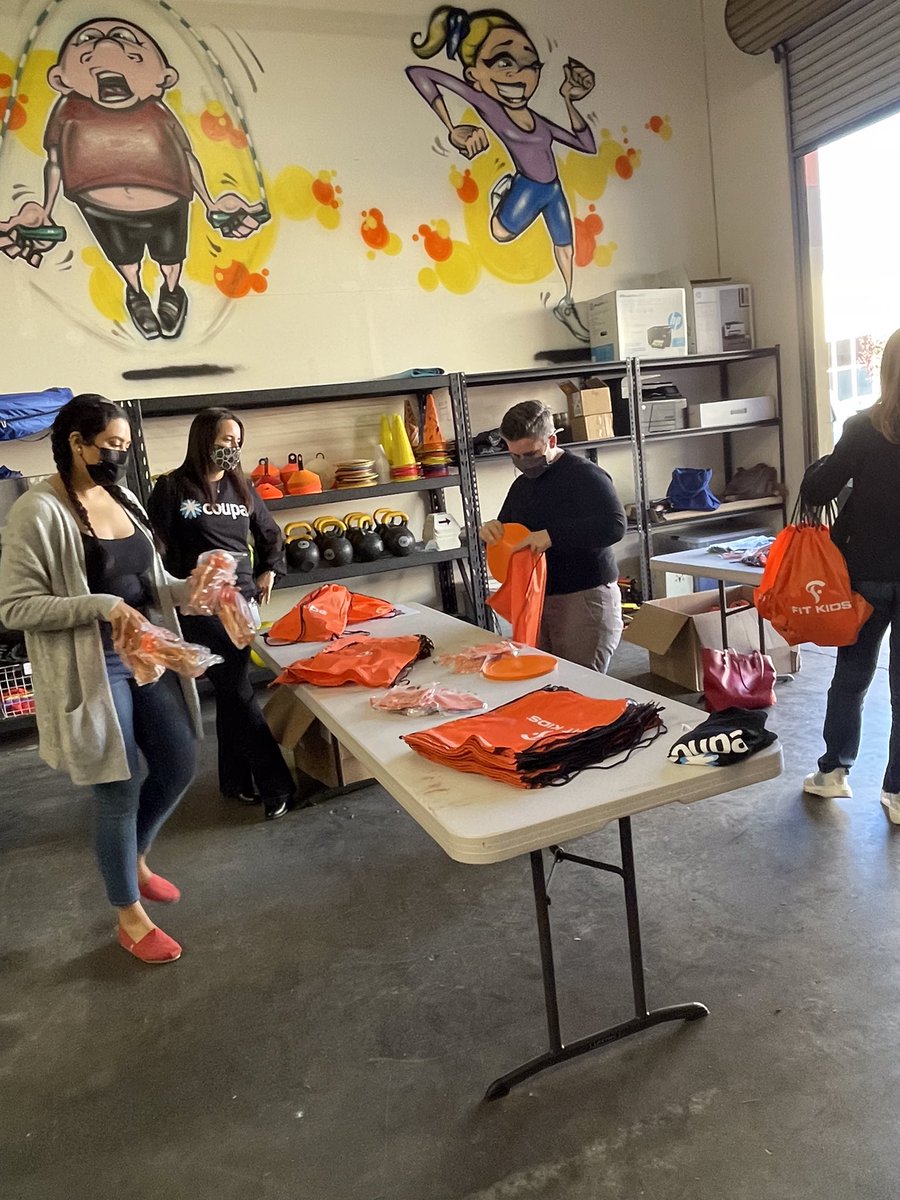sandyeapen's tweet photo. Great to meet and see our amazing @coupa volunteers in action packing 1000+ physical fitness kits for underserved children in the Bay Area. Thanks #fitkids for the opportunity and for all you do in our local community! https://t.co/wfd5HA6Gy6
