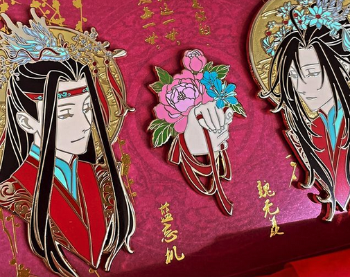 wujistation's tweet photo. my standard for pins have gone exponentially high because of this. thank you @rainlikestars, this is absolutely stunning: from packaging down to the details ✨ https://t.co/53XsBfEf4K