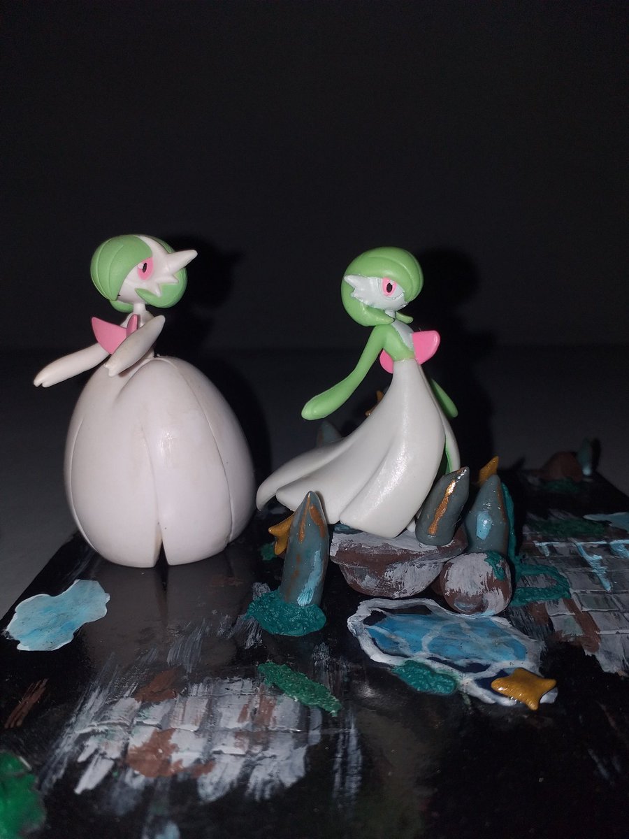 danteart5456448's tweet photo. Perdón por las malas fotos ya que laß estoy tomando de noche pero ya esta lista esta base para estas chicas

#pokemon #gardevoir #art #figurebase https://t.co/1SCnWpFAVW