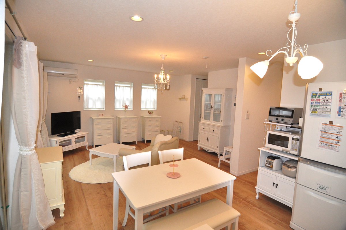 ysshare's tweet image. リビング可愛いでしょ✨
これで男女のシェアハウスなのよ。

で、女性募集（女性のお部屋空きあります）しております。
#シェアハウス
#池尻大橋
#三軒茶屋