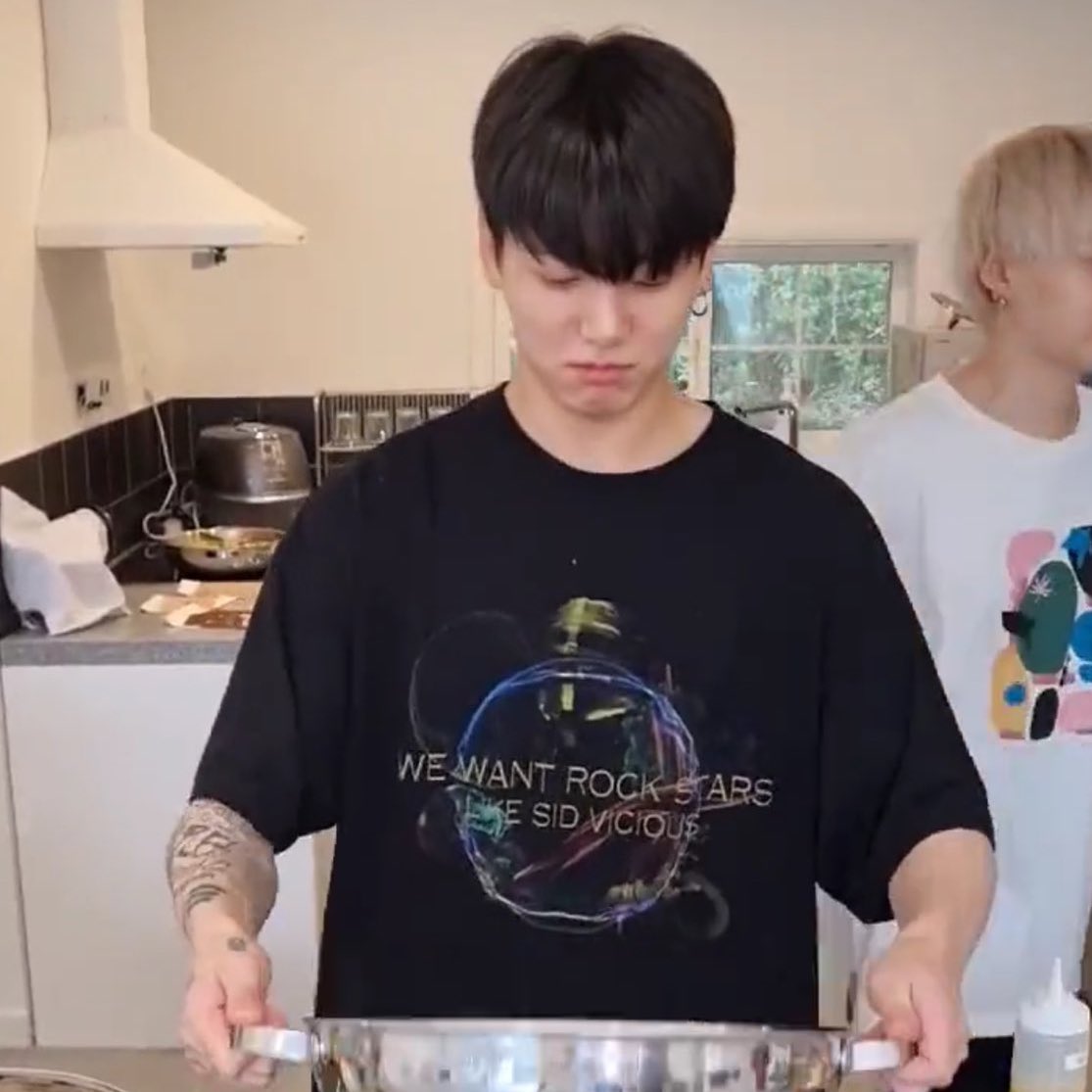 luv :)​​ 𝘑𝘒 | 🐰🌙 tweet media