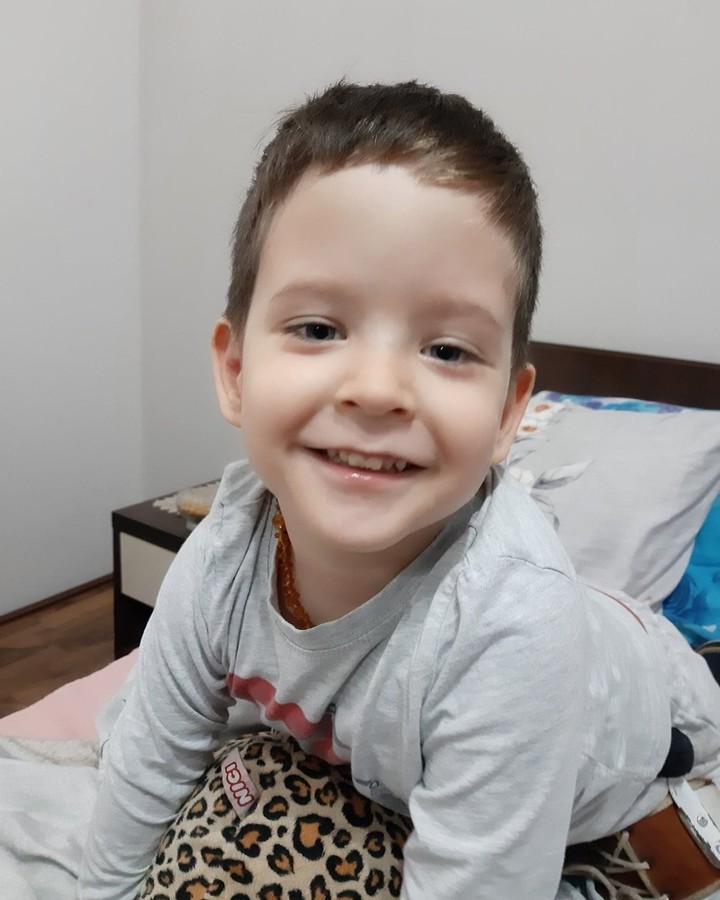 Braco i sestre,prijatelji nasi, i po hiljaditi put vas molimo podelite,lajkujte to je pola sekunde,a nasem sinu znaci mnogo.
856 na 3030 za Iliju