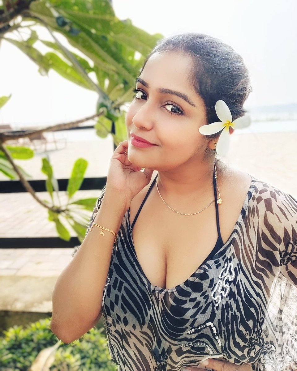 sayantani8's tweet photo. Oh there is sunshine in my soul today ...
Good morning ๐
#birthdayouting #3rdnov #soloouting #metime #latepost https://t.co/HphlQXcDvG