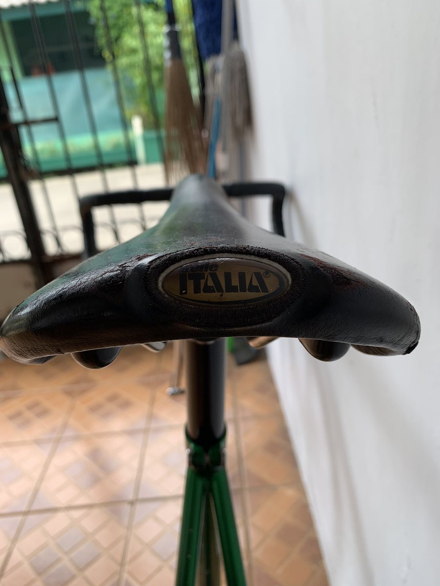 Selle italia flite titanium gaada sobek hanya retak. 950k
dm / wa 087880257800 #fnfjb