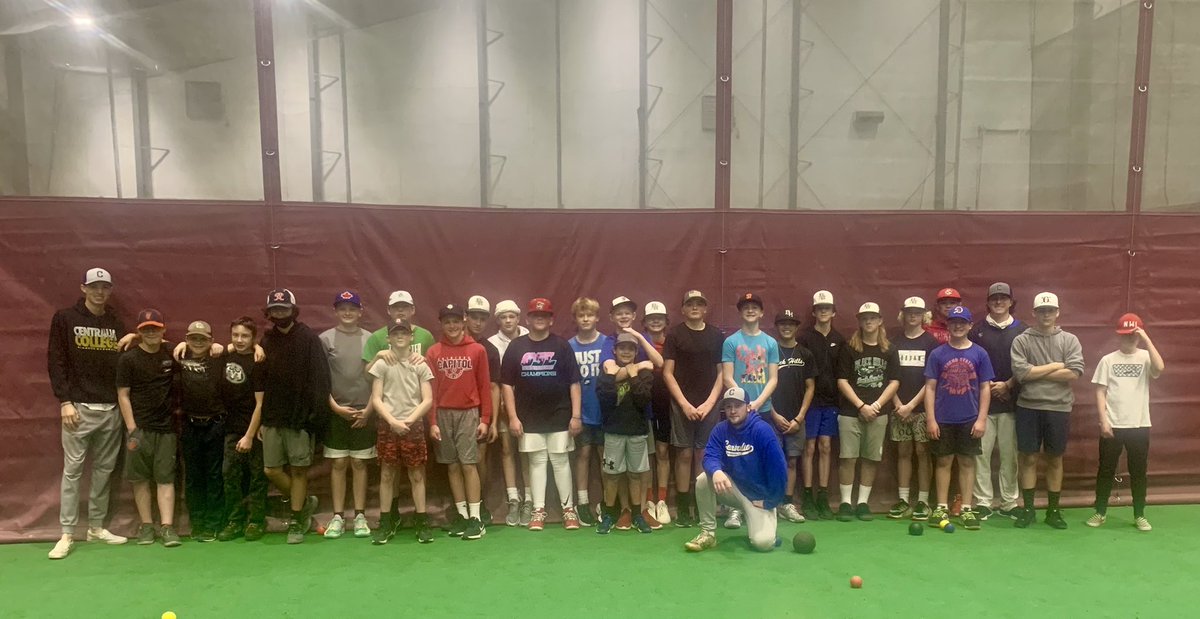 Fun night of youth clinics! 

3 nights a week a group of 30-45 local youth players get to learn from the Blazers.

Building baseball in our area goes beyond just the guys on our roster! Will be fun to see these guys compete this spring too. #FutureBlazers #BlazersOnTheRise⬆️