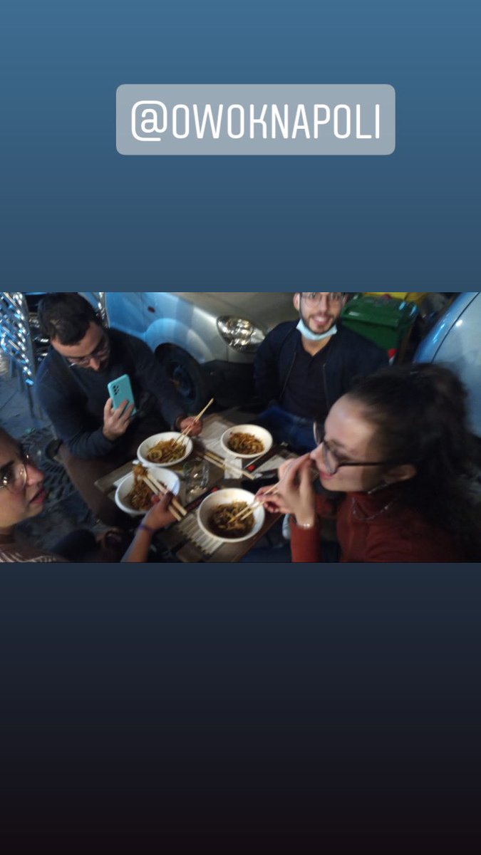 GLNapoli's tweet photo. Momenti dell’aperitivo #PlasticaZero di ieri! Grazie a tutte e tutti! .@Greenpeace_ITA @UnghereseG https://t.co/T6bVG3Sq9K