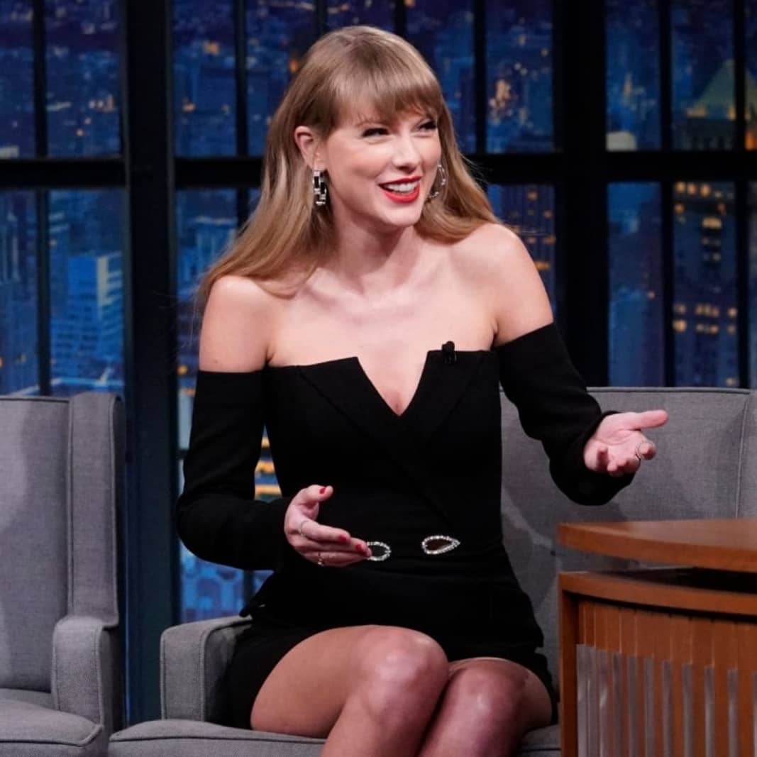 TheSwiftSociety's tweet photo. 💬| @TaylorSwift13 says she listens to swifties suggestions. 

"They will let me know which songs would’ve been singles. Which songs would’ve had videos. And I’m actually listening “ https://t.co/CjjRbsEyLq