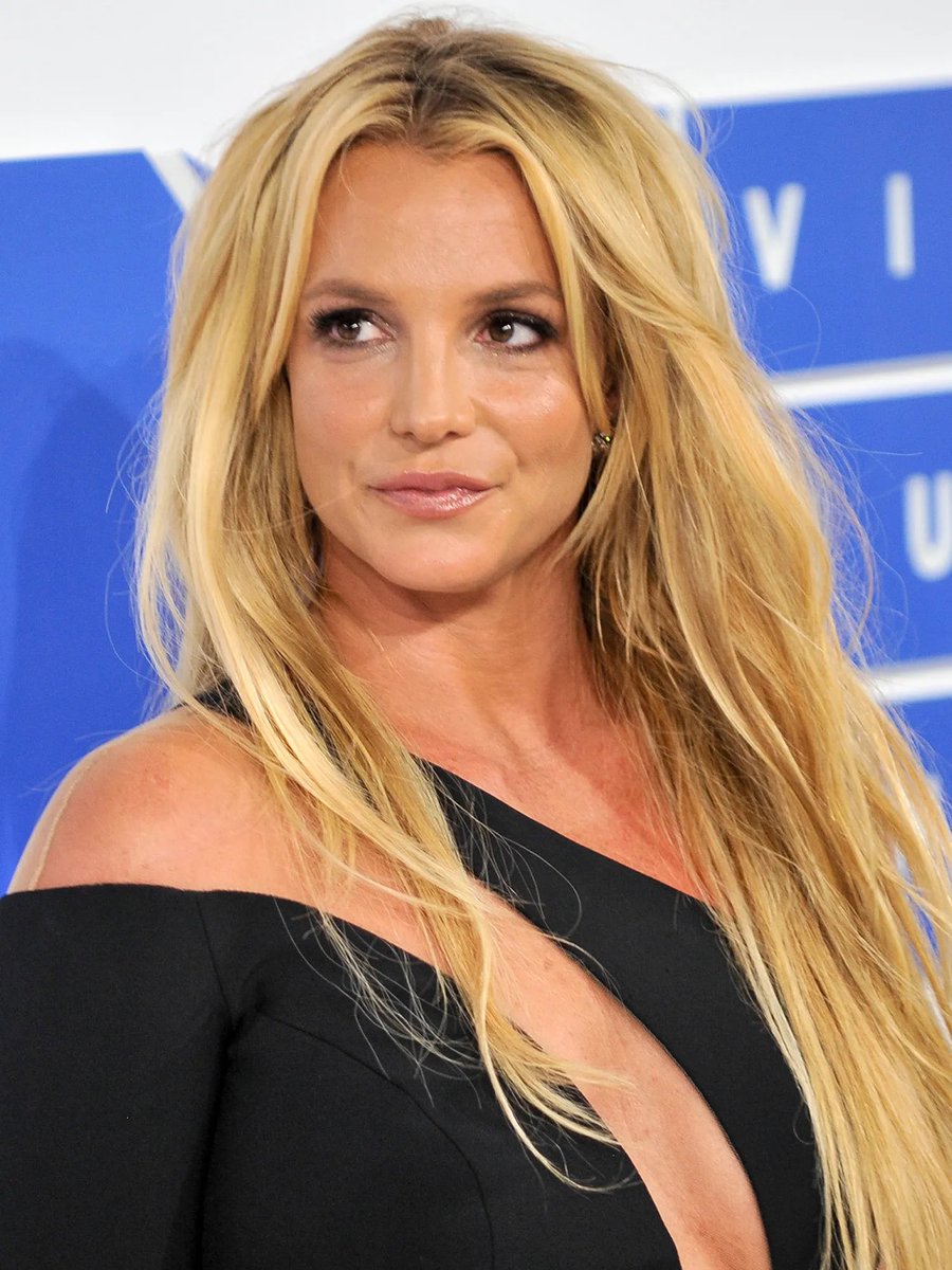 PopCrave's tweet photo. After nearly 14 years, today’s court hearing could potentially end Britney Spears’ conservatorship once and for all. #FreeBritney https://t.co/k3zlrzDBfP
