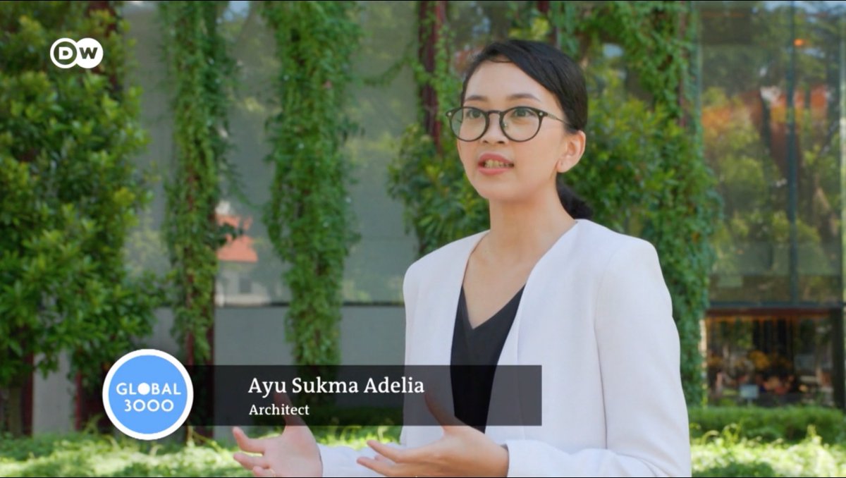 "With at least 10m of vertical greenery on building facades, surface temperatures can be reduced by up to 5 degrees Celcius". Ayu Sukma Adelia, architect from the Cooling Singapore team, shares insights with <a href="/dwnews/">DW News</a>. Watch here: dw.com/en/singapore-g… 
#urbandesign #cooling #UHI