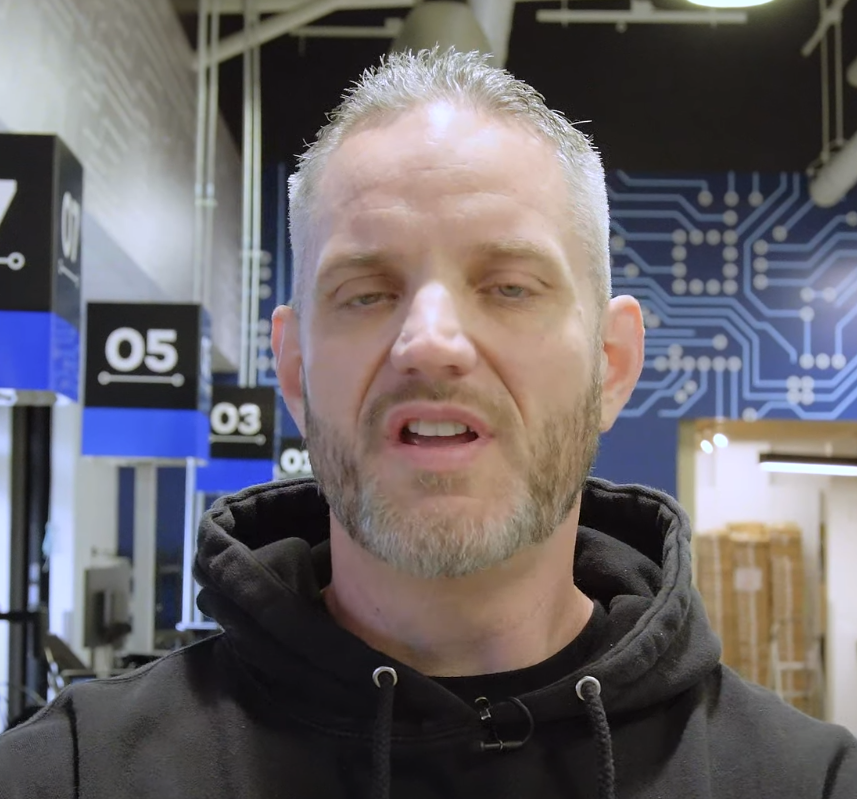 Carbon_12's tweet photo. @JayzTwoCents Gotta love picking the right moment to pause... https://t.co/wWubJFRUiR