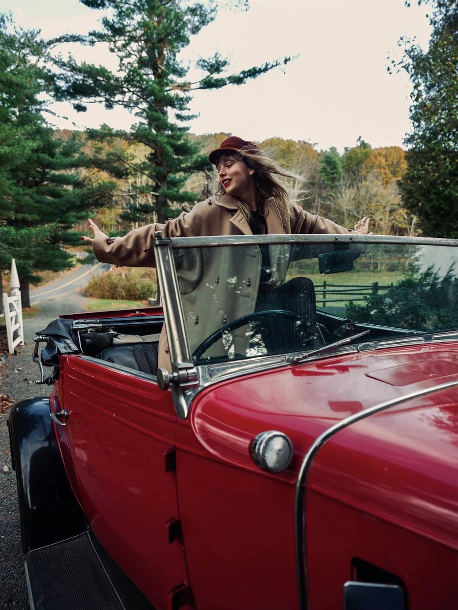 allimk02's tweet photo. #Red Taylor's Version #TaylorsVersion #RedTaylorsVersionTONIGHT The release I desperately needed. So good. @taylorswift13 https://t.co/a5tsR7eqk5