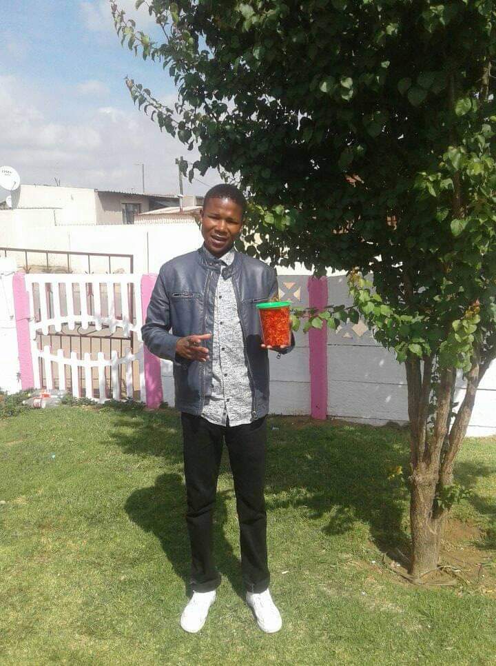 achaar_mnandi's tweet photo. Mnandi achaar 1kg only R40 call 0658144929 free delivery around benoni/daveyton #mnandiachaar #DJSBU #buynow #Kasi2Kasi https://t.co/OnDHaW8Gaa
