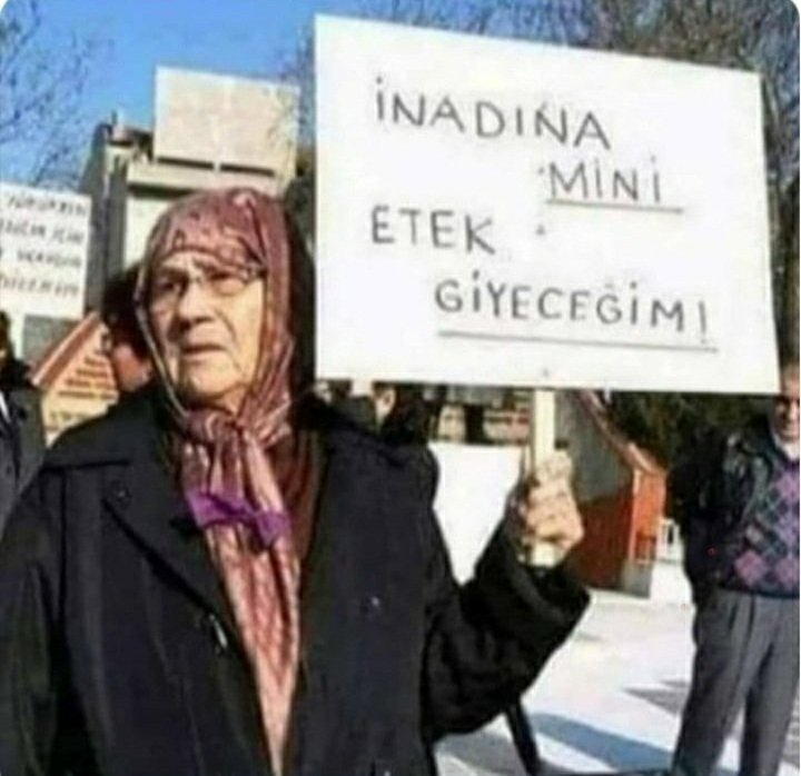jagos07's tweet photo. Teyze kurbanın olam  zaten ortalık karışık dolar olmuş 10 tl bide senle uğraşmayalım..
#dolar10tl https://t.co/kClJkJUdPV