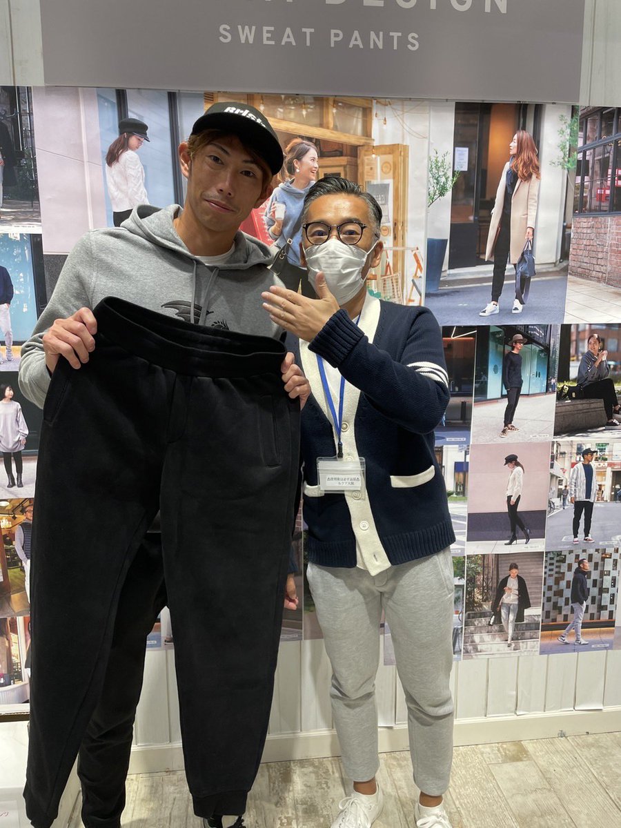 hi_five21's tweet photo. 今年もあったかいスウェットパンツの季節👖
新カラーゲットしました⚫️
#クチデザイン
#kuchidesign
#スウェットパンツ
#撮影の時だけマスク外してます
@kuchidesign https://t.co/JIrueVdOq4