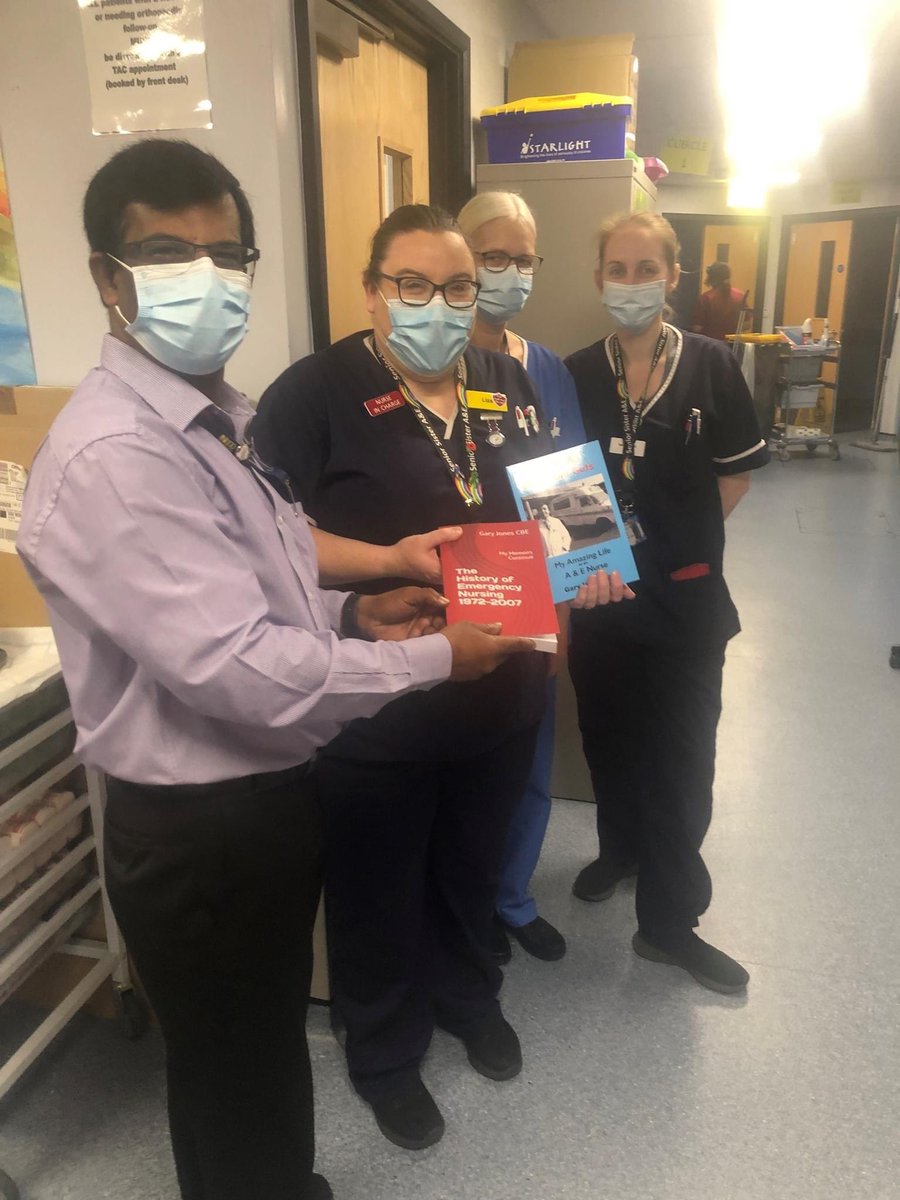 JesJohnselvan's tweet photo. Royal College of Nursing, Essex Branch presented two books written by Gary Jones to A&amp;E Nurses at Southend Hospital @MSEHospitals @DianeSarkar @YvonneBrierley https://t.co/ZcFKxlKIvU