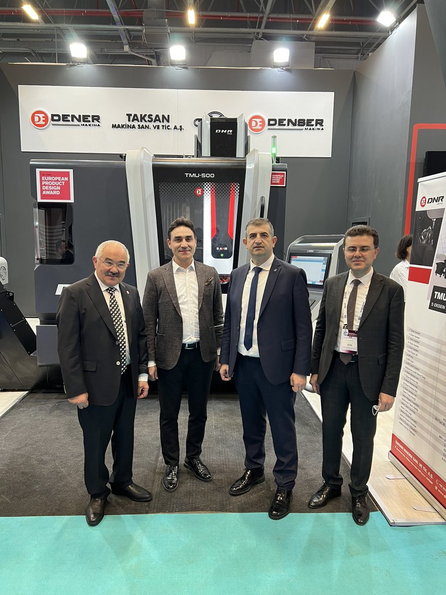 haluk's tweet photo. Bugün 100'den fazla ülkeye ihracat yapan Dener Makina'nın YK Bşk. Mustafa Dener: "2 yıl önce Özdemir Bey, 'Mutlaka yap bunu' dediği için Türkiye'nin ilk 5 eksenli CNC makinasını ürettik. Maalesef Özdemir Bey göremedi."

Babam Özdemir Bayraktar'dan #SahaExpo2021'de hoş bir seda... https://t.co/NEYLbJFNbb