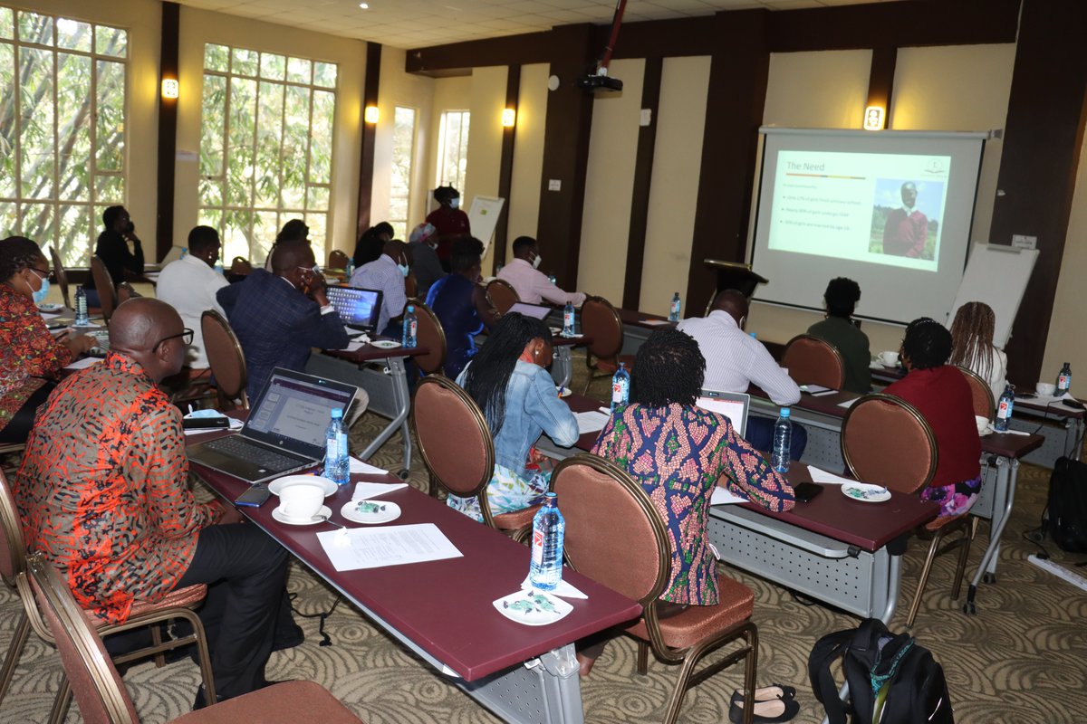 ReliAfrica's tweet photo. @MercyNgeno1 from @KakenyasDream shares with LCT TaRL group members what their organisation is doing in ensuring continuity of learning in Kenya. #RELILearning https://t.co/e4EsC5Haxw