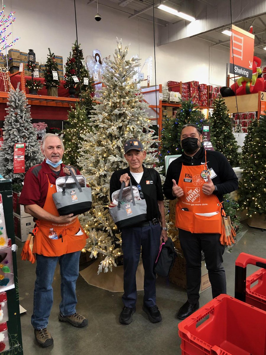 THD_Fee's tweet image. In honor of Veterans Day, here is a gift to our veterans at 0603. Thank you for all you do for The Home Depot and what you did for our country. @AlexPula @HD_Watts @downeypackerfan @KennethB_THD