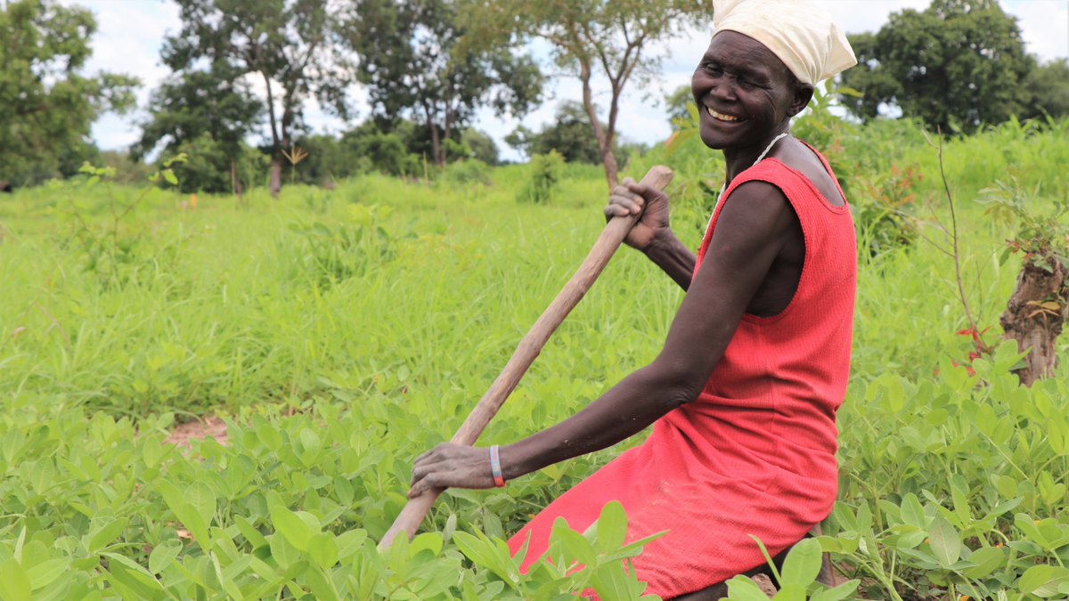 WFP_Africa's tweet photo. In #SouthSudan 🇸🇸

'Climate smart' agriculture enables people to feed their families even in the dry season.

WFP supports communities to anticipate climate shocks, restore degraded ecosystems &amp; helps protect them against #ClimateCrisis.

Read more ➡️ https://t.co/KnoFWwsJ6K https://t.co/o7WiOk7prH