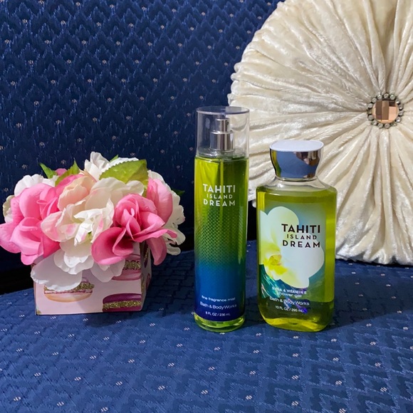 DemFigBonilla's tweet photo. So good I had to share! Check out all the items I'm loving on @Poshmarkapp from @janikk_1 #poshmark #fashion #style #shopmycloset #bathbodyworks #athleta: https://t.co/js0aGcHHDw https://t.co/M0yHvwX6po
