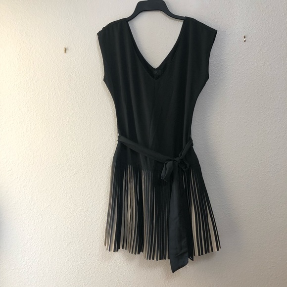 moonsresell's tweet photo. So good I had to share! Check out all the items I'm loving on @Poshmarkapp #poshmark #fashion #style #shopmycloset #gracekarin #bananarepublic #jessicasimpson: https://t.co/ElC3c7DyOb https://t.co/4PM7INLTCz