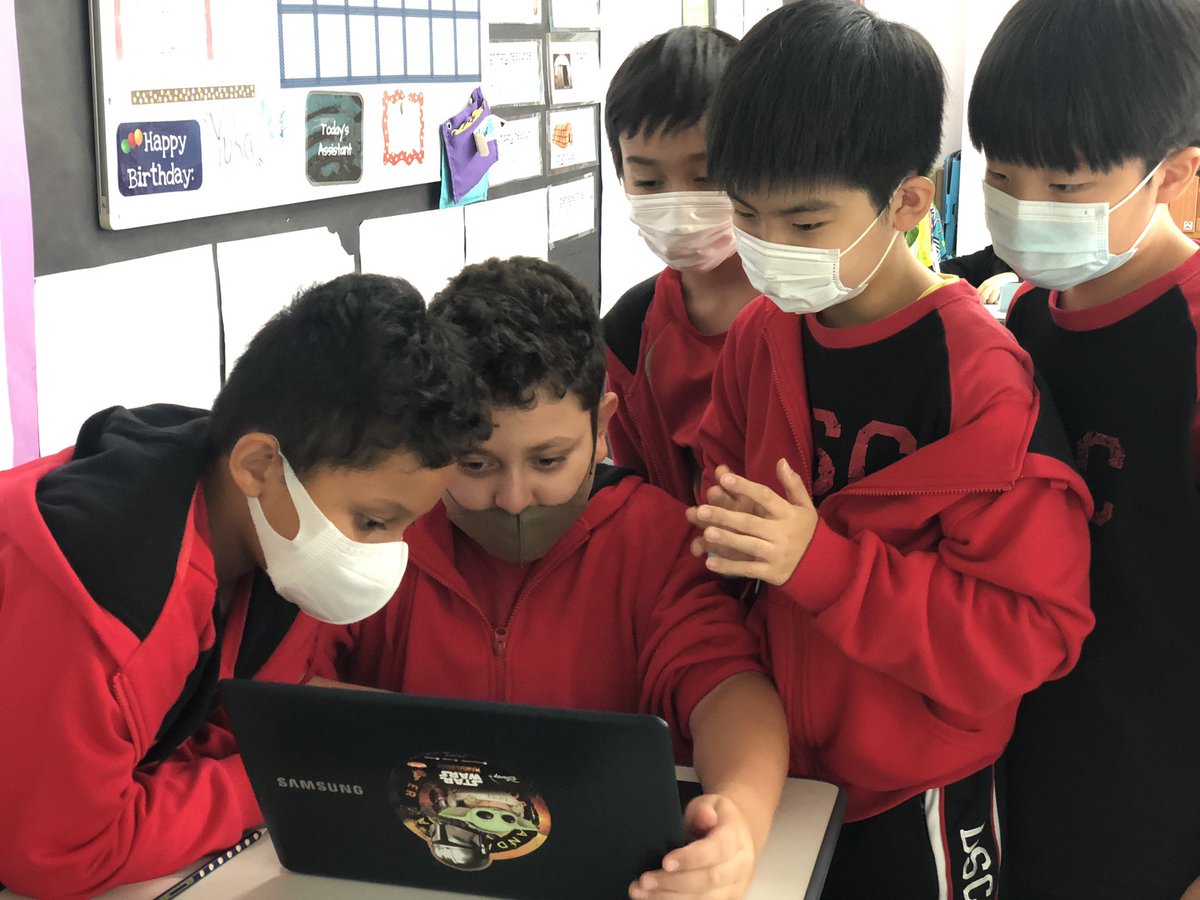 msememories's tweet photo. After designing a home that uses a renewable energy source and conserves energy, 5-1 spent time creating homes using different materials and tech tools. Great to see so many engaged students! @DSC_EDU #conserveenergy #renewableenergy #grade5 https://t.co/lOlkIWYRfC