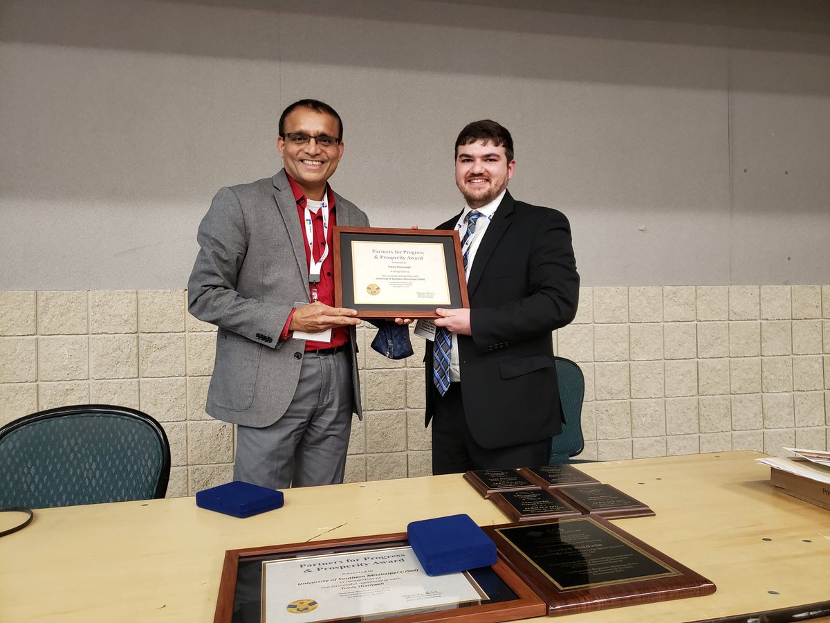 Congrats 🎉 to Travis Thornell, of the <a href="/ArmyERDC/">U.S. Army ERDC</a> for the P3 Award for partnership with <a href="/USM_Polymers/">USM Polymer Science & Engineering</a>.  Progress and Prosperity are the other two P's. #sermacs2021 #sermacs