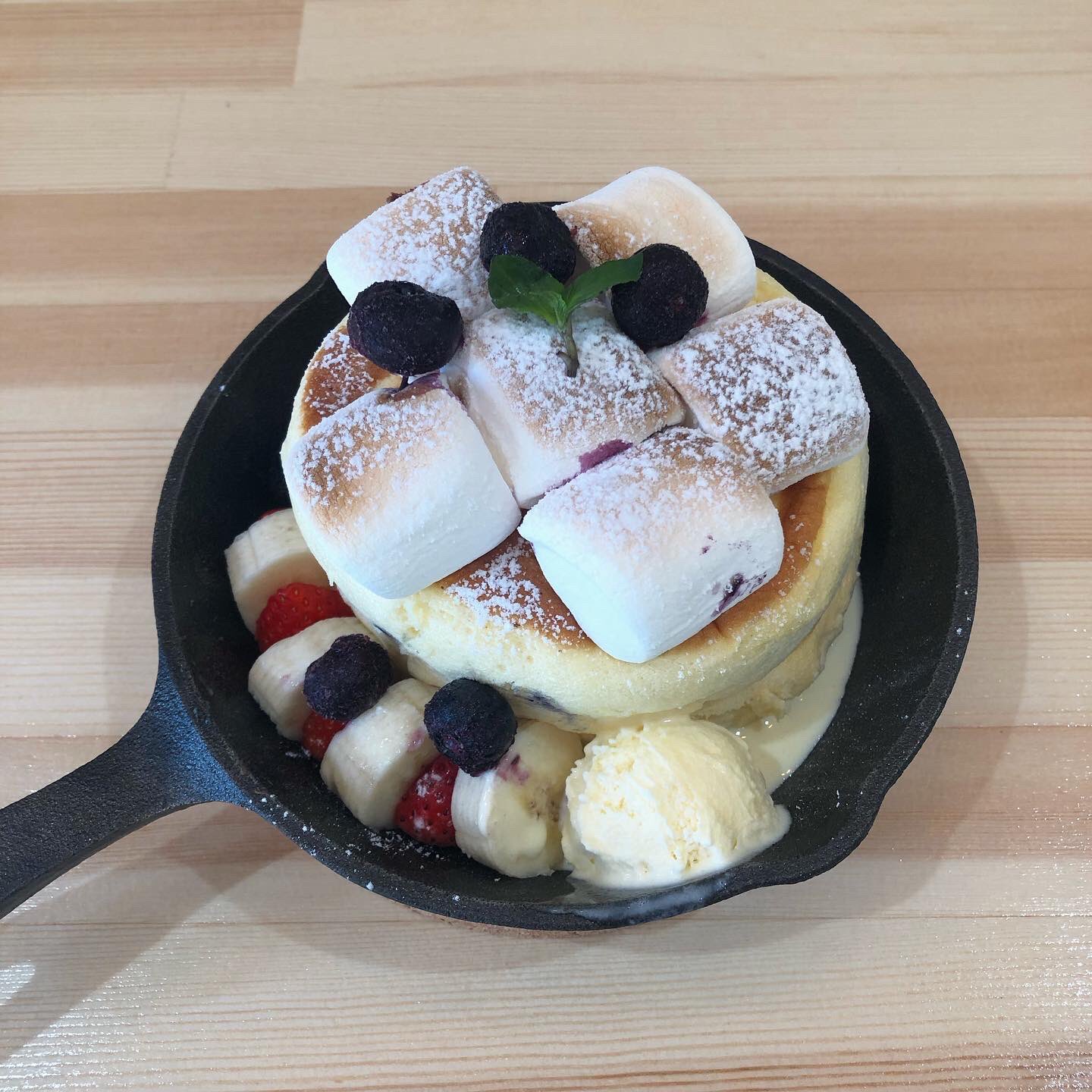 Querido Perro Na Twitteru 新メニュー マシュマロパンケーキ 1 210 税込 外はカリッ中はトロトロの マシュマロに ふわっふわのパンケーキが最高 スフレパンケーキ パンケーキ ドッグカフェ 室内ドッグラン ドッグカフェ埼玉 ドッグラン埼玉