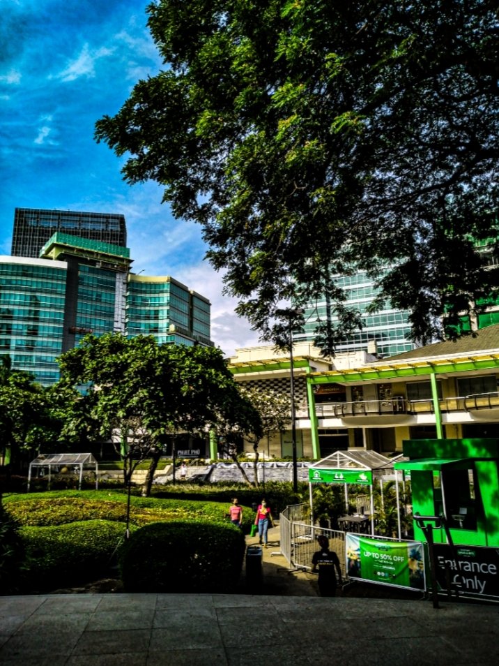 libando29's tweet photo. Atm Ayala alone https://t.co/73jFF3vHkx