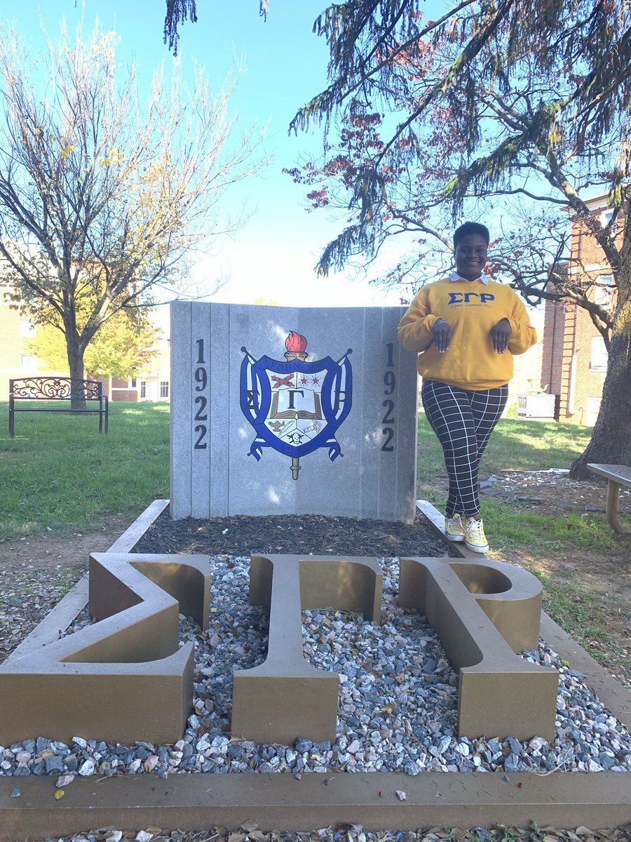 ditty_litty's tweet photo. Happy Founders Day to the Beautiful Women of Sigma πππ© #99yearsofSigma #LastCreatedBestDesigned https://t.co/i1KTdiCsdS