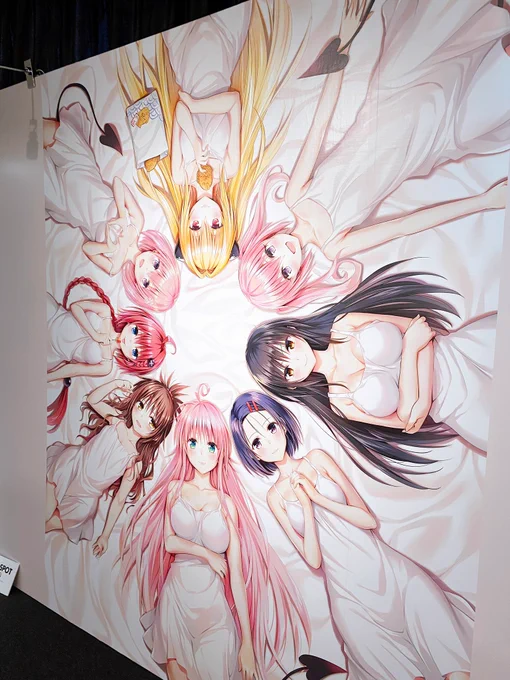 ToLOVEるの原画展行ってきた!
イラストが最高すぎて8万円位グッズ買ってしまった笑
初めての複製原画購入。 