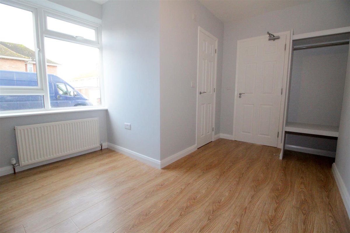 dpsestatesltd's tweet photo. *** STUDENT LET *** 
 
DPS Estates are delighted to offer this five bedroom, five en-suite student property to the market, which has just undergone a full refurbishment. 

📍 Easy access to UEA and NNUH
 
Visit our website to find out more. 
https://t.co/JqpqPkIkP9 https://t.co/jkR42LZ13M