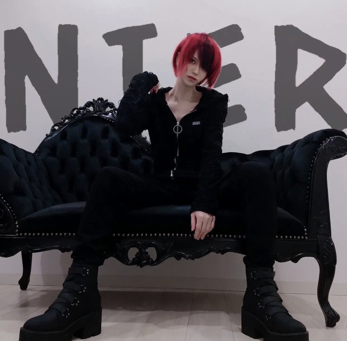 NieR_tokyo's tweet photo. 🎁8時間〆切プレゼント企画🎁

ダメージ加工BLACK ZIP OUTER

🎁3名様にプレゼント🎁

スタイル映えするユニセックスアイテムです🐰

◼応募方法
フォロー(@NieR_tokyo) &amp; RT
◼締切〆  本日24時

※鍵垢の方も対象内です。
こちらの商品は〆切後販売予定となります。
是非ご参加ください🙇‍♂️🙇‍♀️ https://t.co/nd3BunJiCj